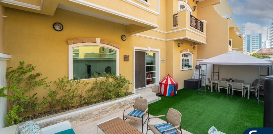 Villa à Dubai Sports City, Dubai, EAU: 3 chambres, 227 m2 № 685066