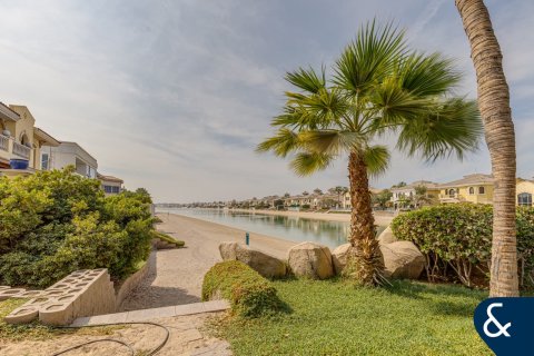 Villa i Palm Jumeirah, Dubai, UAE 3 soveværelser, 353 kvm № 684993
