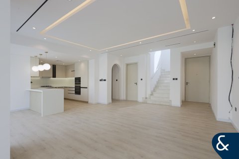 Вилла Рим, Дубай, БАӘ-да 3 жатын бөлмелер, 208 м² № 684994 - фото 2