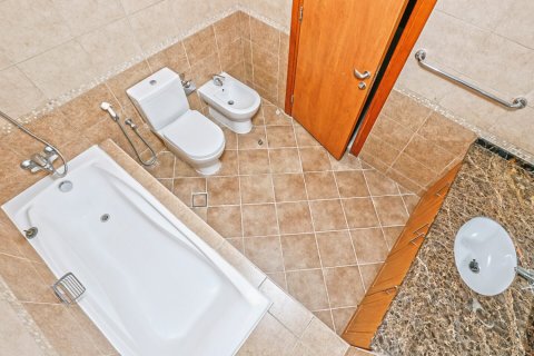 Lägenhet uthyres i Jumeirah Lake Towers, Dubai, UAE 3 sovrum, 265 kvm Nr. 693915 - fotografi 14