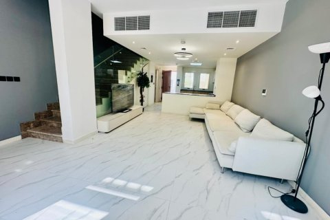 וילה להשכרה ב Rukan, Dubai, איחוד האמירויות 2 חדרי שינה, 159 מ"ר, מספר 693917 - תמונה 9