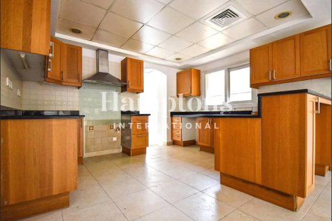 Villa en alquiler en Meadows, Dubai, EAU 5 dormitorios, 353.49591500 m2 № 651406 - foto 9