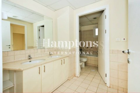 Villa en alquiler en Meadows, Dubai, EAU 5 dormitorios, 353.49591500 m2 № 651406 - foto 11