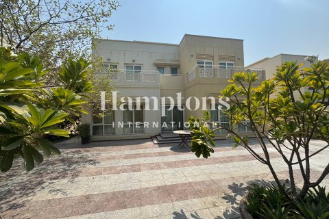 Villa en alquiler en Meadows, Dubai, EAU 5 dormitorios, 353.49591500 m2 № 651406 - foto 5