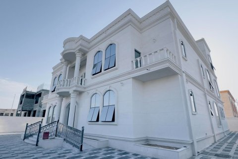 Villa till försäljning i Seih Al Uraibi, Ras Al Khaimah, UAE 8 sovrum, 1394 kvm Nr. 735252 - fotografi 9