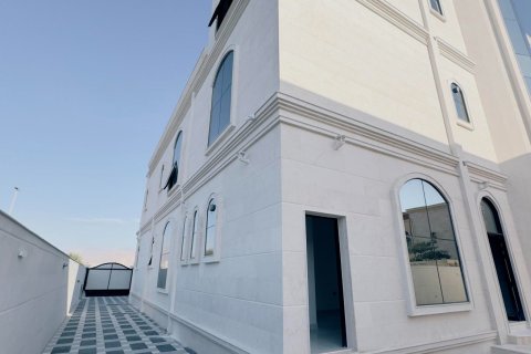 Villa till försäljning i Seih Al Uraibi, Ras Al Khaimah, UAE 8 sovrum, 1394 kvm Nr. 735252 - fotografi 2