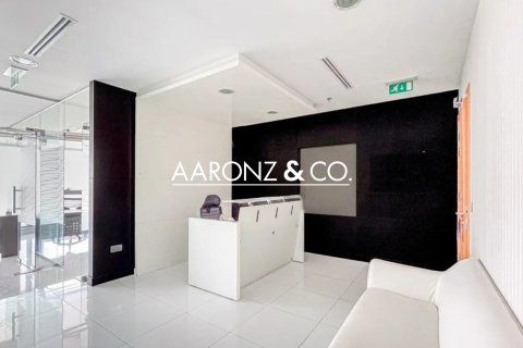 Oficiu de vânzare în Business Bay, Dubai, EAU 77.6 mp.  №670578 - poză 5