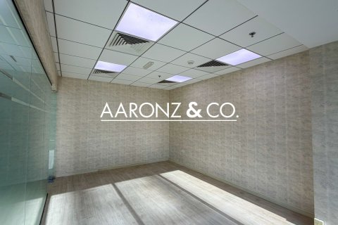 Oficiu de vânzare în Business Bay, Dubai, EAU 69.8 mp.  №670581 - poză 4