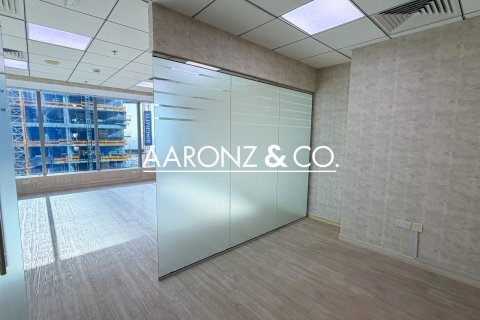 Oficiu de vânzare în Business Bay, Dubai, EAU 69.8 mp.  №670581 - poză 12