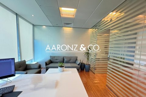 Oficiu de vânzare în Business Bay, Dubai, EAU 74.4 mp.  №670583 - poză 4