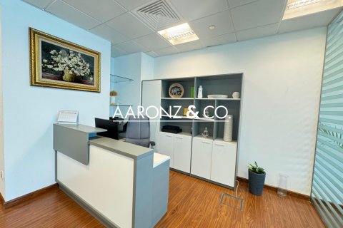 Oficiu de vânzare în Business Bay, Dubai, EAU 74.4 mp.  №670583 - poză 2