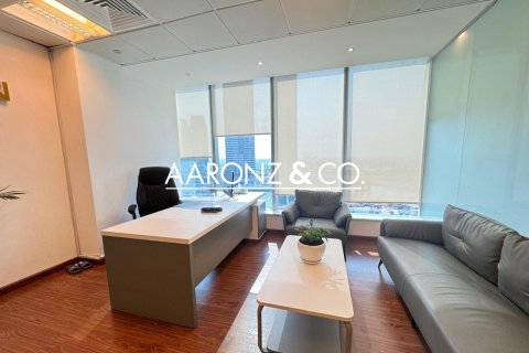 Oficiu de vânzare în Business Bay, Dubai, EAU 74.4 mp.  №670583 - poză 8