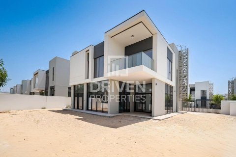 Villa zur Miete in Al Furjan, Dubai, VAE 5 Schlafzimmer, 373.56 m2 Nr. 746226 - Foto 2