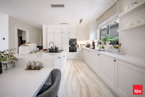 Willa do wynajęcia w Jumeirah Islands, Dubai, ZEA 4 sypialnie, 986.8 mkw., nr 691399 - zdjęcie 4