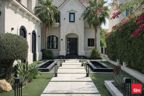 Vilë në Jumeirah Islands, Dubai, Emiratet e Bashkuara Arabe 4 dhoma gjumi, 986.8 m2. № 691399