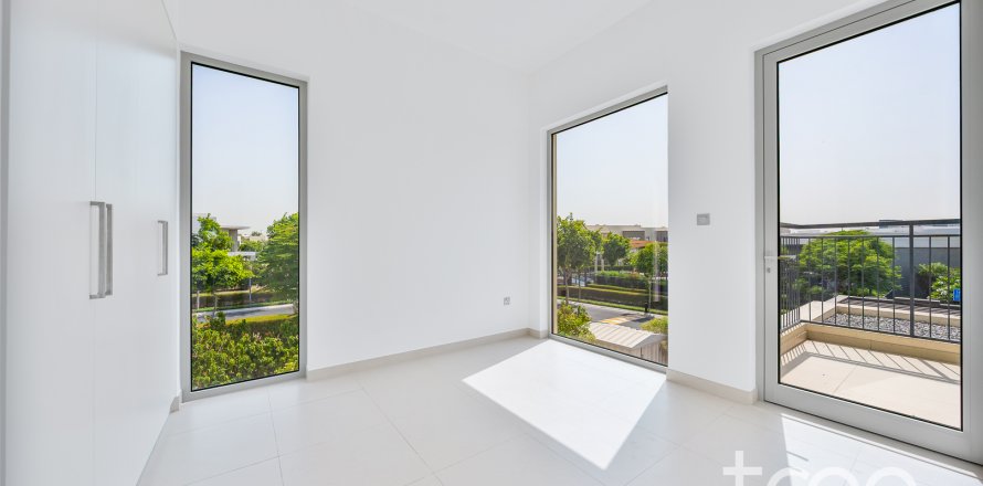 Casa urbana em Arabian Ranches 2, Dubai, EAU 4 quartos, 199.09 m2 № 758811