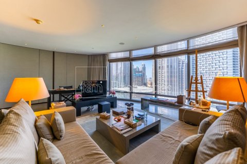 Apartemen di Downtown Dubai (Downtown Burj Dubai), UEA 2 kamar tidur, 191.2 m2 nomor 631698 - foto 3