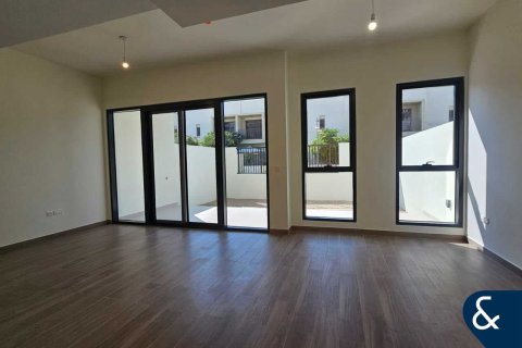 Appartamento in vendita a Town Square, Dubai, EAU 3 camere da letto, 216 mq. № 670831 - foto 2