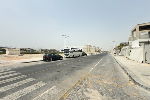 Land in Jumeirah Park, Dubai, UAE 738.5 sq.m. № 632082 - photo 1
