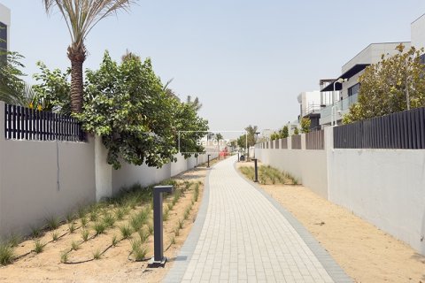 Land in Jumeirah Park, Dubai, UAE 738.5 sq.m. № 632082 - photo 3