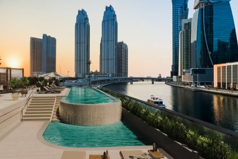 Apartmen di Business Bay, Dubai, UAE 2 bilik tidur, 165.39 meter persegi № 749288 - foto 12