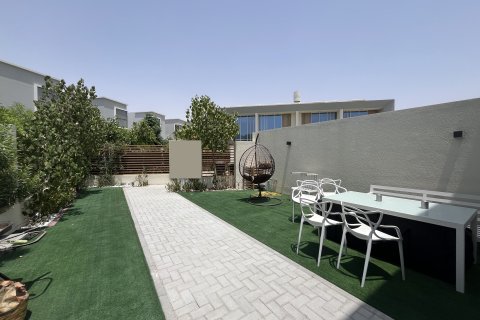 Rumah bandar di Dubai Land, UAE 1 bilik tidur, 130.16 meter persegi № 749289 - foto 1