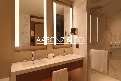 Зняти в оренду квартиру в Даунтаун Дубай (Даунтаун Бурдж Дубай), ОАЕ 2 спальні, 111.5м2, № 670462 - фото 16