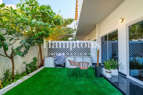 Rijtjeshuis te huur in Al Furjan, Dubai, VAE 4 slaapkamers, 231.84965583 vr.m., nr 680553 - foto 2