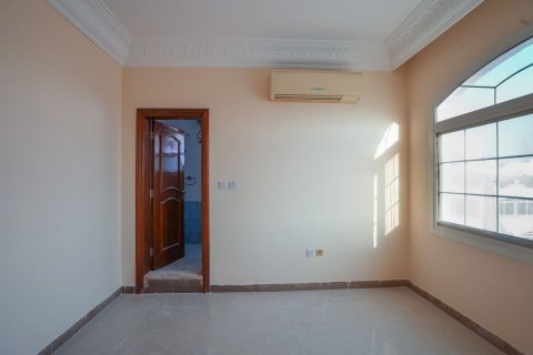 Propriété commerciale à louer à Khalifa City, Abu Dhabi, EAU 418 m2 № 594297 - photo 10