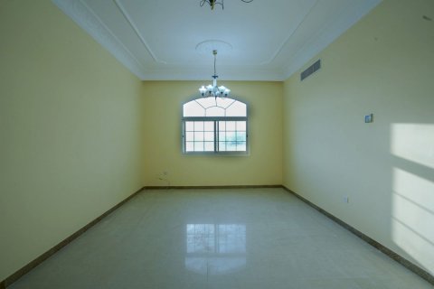 Propriété commerciale à louer à Khalifa City, Abu Dhabi, EAU 418 m2 № 594297 - photo 19
