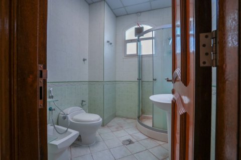 Propriété commerciale à louer à Khalifa City, Abu Dhabi, EAU 418 m2 № 594297 - photo 29