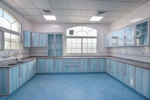 Propriété commerciale à louer à Khalifa City, Abu Dhabi, EAU 418 m2 № 594297 - photo 5