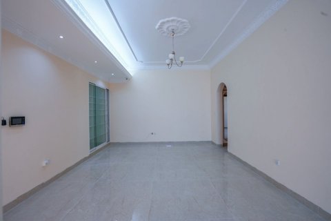 Propriété commerciale à louer à Khalifa City, Abu Dhabi, EAU 418 m2 № 594297 - photo 26