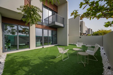تاون هاوس للبيع في Dubai Land، دبي، الإمارات العربية المتحدة 3 غرفة نوم ، 216.91 متر مربع ، رقم 757396 - صورة 2
