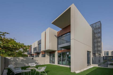 تاون هاوس للبيع في Dubai Land، دبي، الإمارات العربية المتحدة 3 غرفة نوم ، 216.91 متر مربع ، رقم 757396 - صورة 1