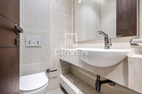 Business Bay, Dubai, UAE의 임대용 아파트 침실 2개, 137.03제곱미터 번호 745935 - 사진 11