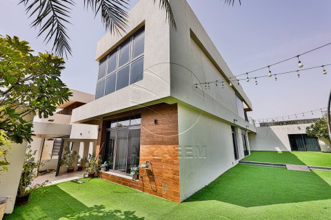 Снять в аренду виллу на Остров Яс, Абу-Даби, ОАЭ 5 спален, 978м2, № 662964 - фото 1