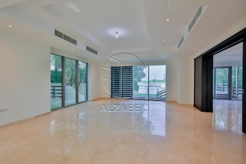Villa in Al Maqtaa, Abu Dhabi, UAE 5 bedrooms, 1217 sq.m. № 614945 - photo 12