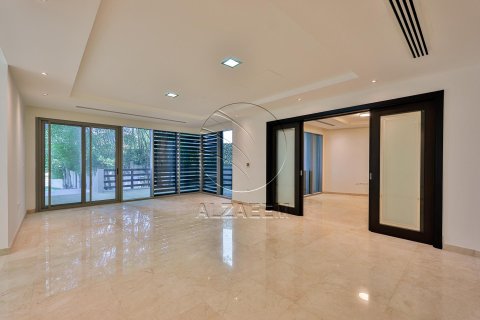 Villa in Al Maqtaa, Abu Dhabi, UAE 5 bedrooms, 1217 sq.m. № 614945 - photo 13