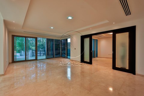 Villa in Al Maqtaa, Abu Dhabi, UAE 5 bedrooms, 1217 sq.m. № 614945 - photo 8