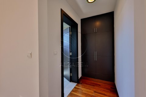 Villa in Al Maqtaa, Abu Dhabi, UAE 5 bedrooms, 1217 sq.m. № 614945 - photo 23