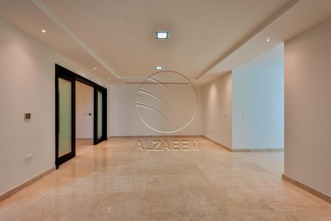 Villa in Al Maqtaa, Abu Dhabi, UAE 5 bedrooms, 1217 sq.m. № 614945 - photo 6