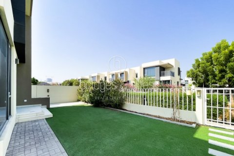 Villa zur Miete in Dubai Hills Estate, Dubai, VAE 4 Schlafzimmer, 194 m2 Nr. 677127 - Foto 2