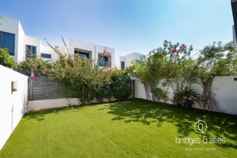 Huvila Dubai Hills Estate, Arabiemiraatit 3 makuuhuonetta, 203 m2 № 677130 - kuva 2