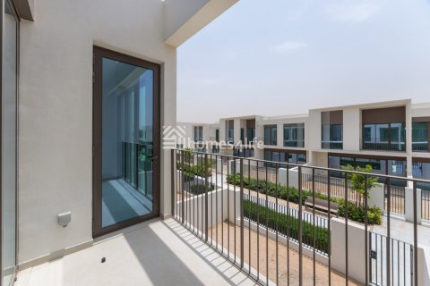 Vila v Tilal Al Ghaf, Dubai, SAE 4 spálne, 235 m2 č. 685487 - Fotografia 10