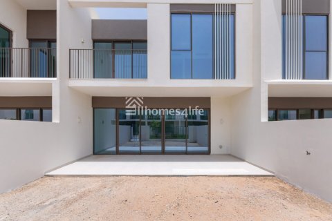 Vila v Tilal Al Ghaf, Dubai, SAE 4 spálne, 235 m2 č. 685487 - Fotografia 4
