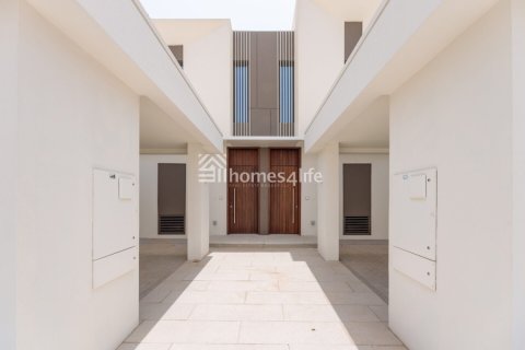 Vila v Tilal Al Ghaf, Dubai, SAE 4 spálne, 235 m2 č. 685487 - Fotografia 3