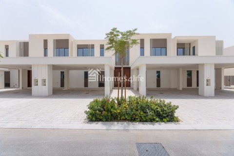 Vila u gradu Tilal Al Ghaf, Dubai, UAE 4 spavaće sobe, 235 m2 Br. 685487