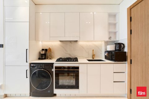Apartment in Dubai, UAE 31.5 sq.m. № 648037 - photo 9