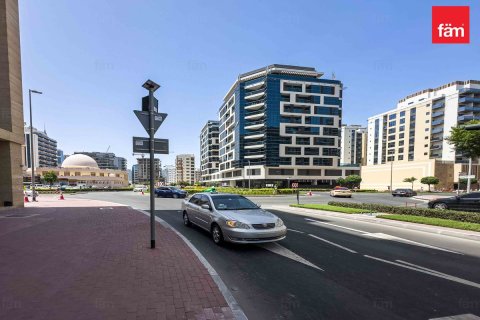 Apartment in Al Satwa, Dubai, UAE 1 bedroom, 72.8 sq.m. № 648039 - photo 3